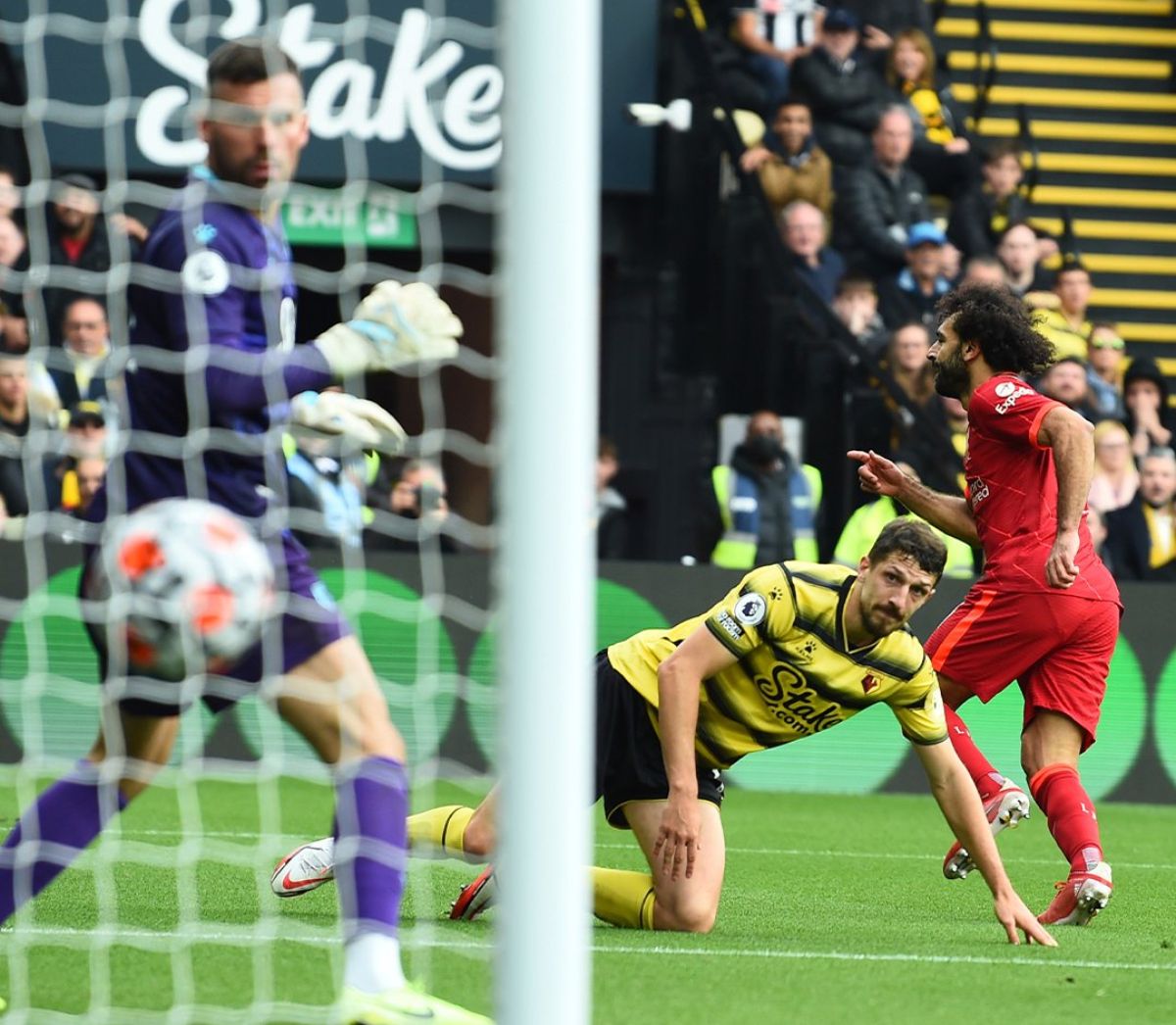 Mo Salah hizo un golazo en la victoria del Liverpool, puntero de la Premier League