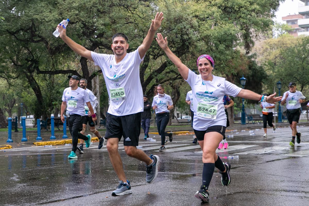 Miles de mendocinos correrán la Media Maratón Mendoza 2026. Foto: archivo Miles de mendocinos correrán la Media Maratón Mendoza 2026. Foto: archivo 