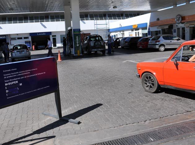 Después de la intimación, YPF decidió bajar los precios en el sur mendocino