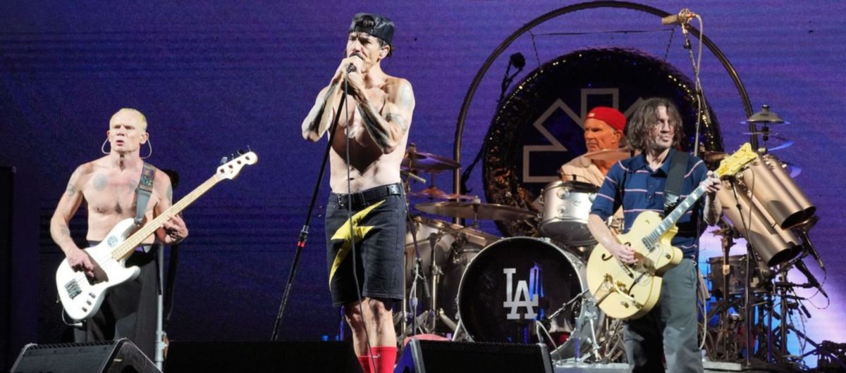 Furor por los Peppers. Los Red Hot Chili Peppers agotaron su segundo show en River.