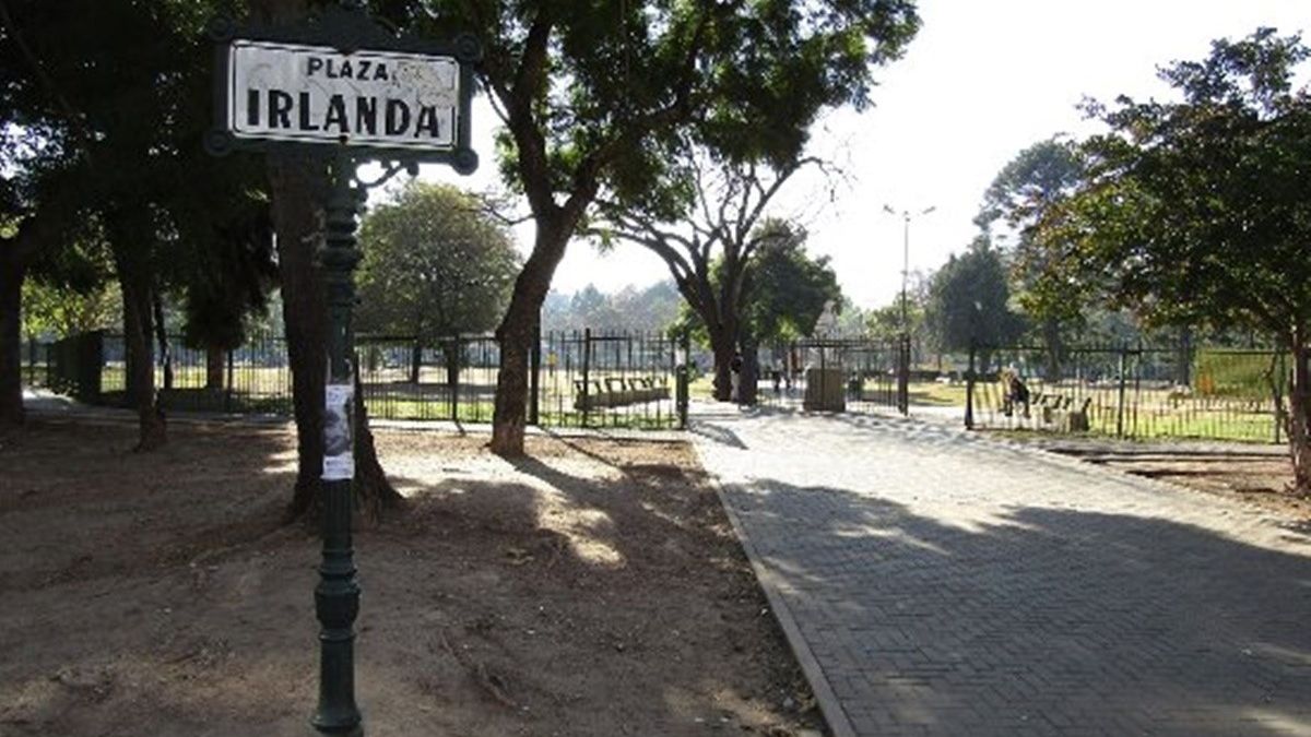 El hombre reconoció a un joven que lo había asaltado mientras caminaba por una plaza, en Flores, y fue asesinado de un puntazo en el pecho