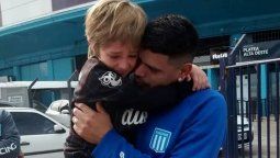 Un abrazo desde el alma: Bou conoció a su pequeño fan