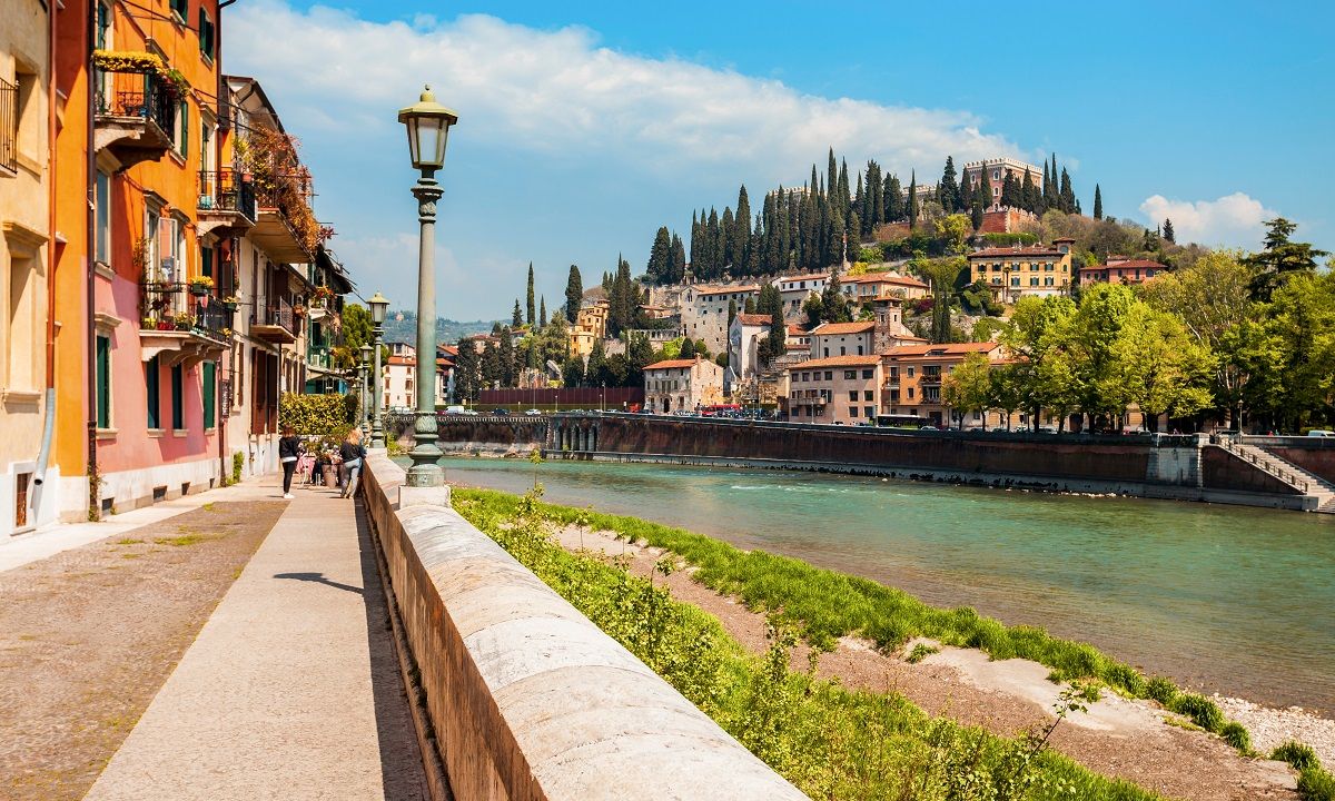 La ciudad de Europa que está rodeada de antiguas murallas que recuerdan a la Edad Media.