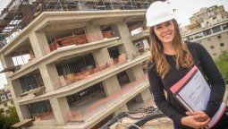 Tiene 29 años y se encarga de construir el nuevo edificio de la Legislatura