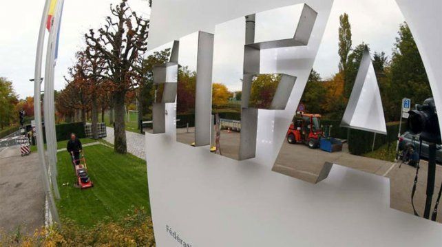 La FIFA y un enviado especial para interiorizarse de la situación de la AFA