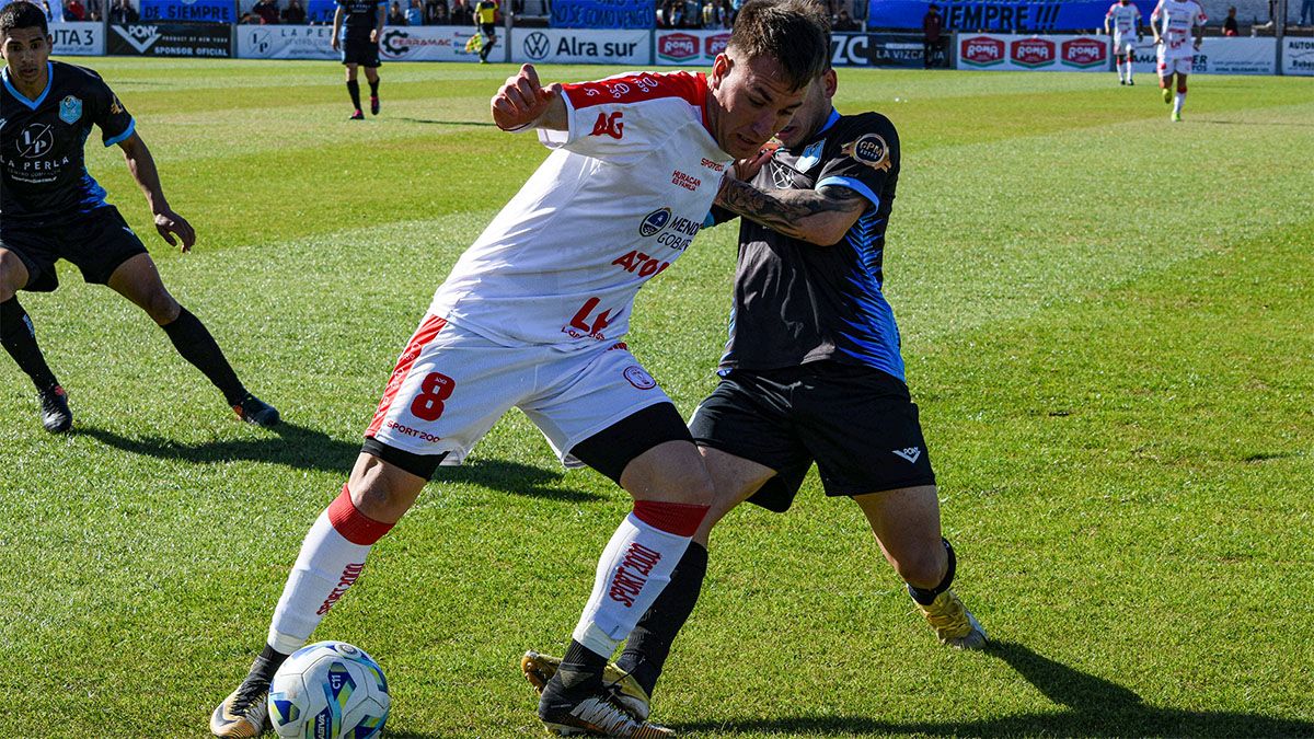 Huracán Las Heras no pudo con el líder Ciudad de Bolívar.