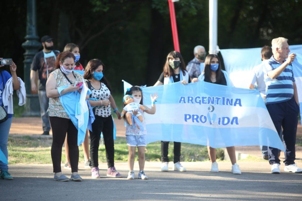 La Iglesia volvió a criticar el aborto y pidió la reconstrucción del país