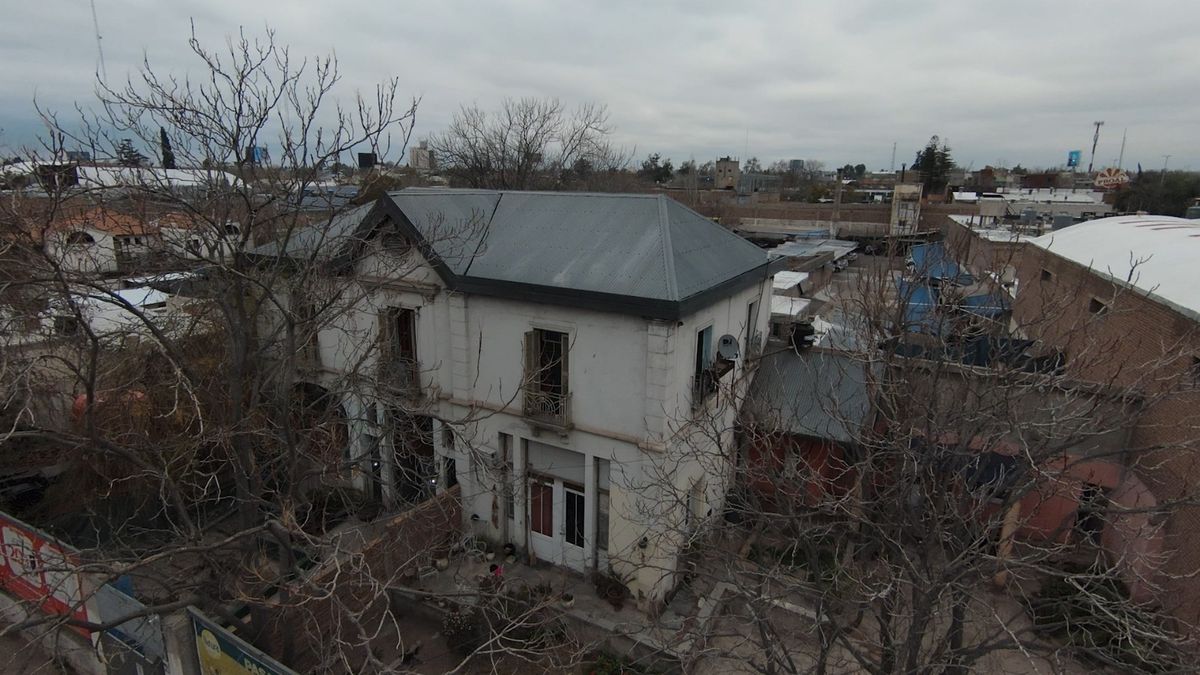 Mercado de bebés. La ex clínica Landi, en la calle Bandera de Los Andes, en Guaymallén. Mercado de bebés. La ex clínica Landi, en la calle Bandera de Los Andes, en Guaymallén.