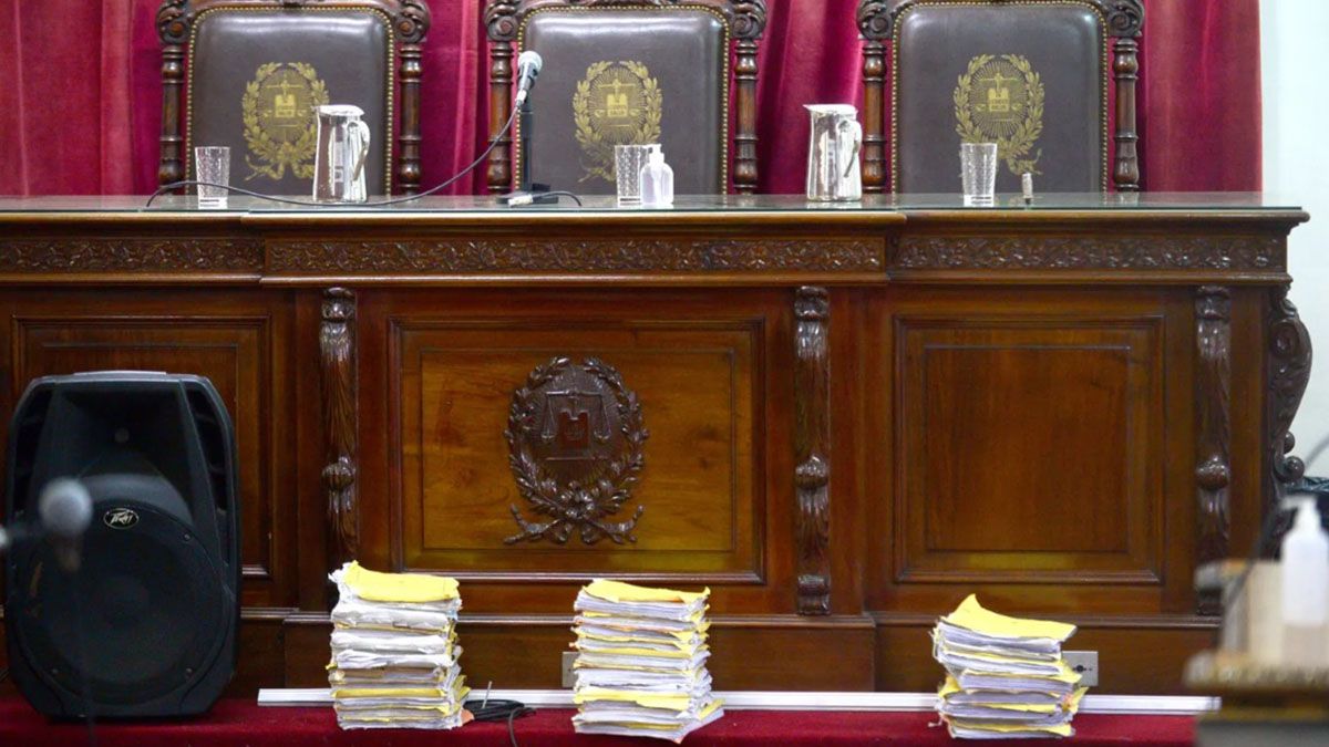 Asesinaron a puñaladas a un joven y lo dejaron en una zanja: dos