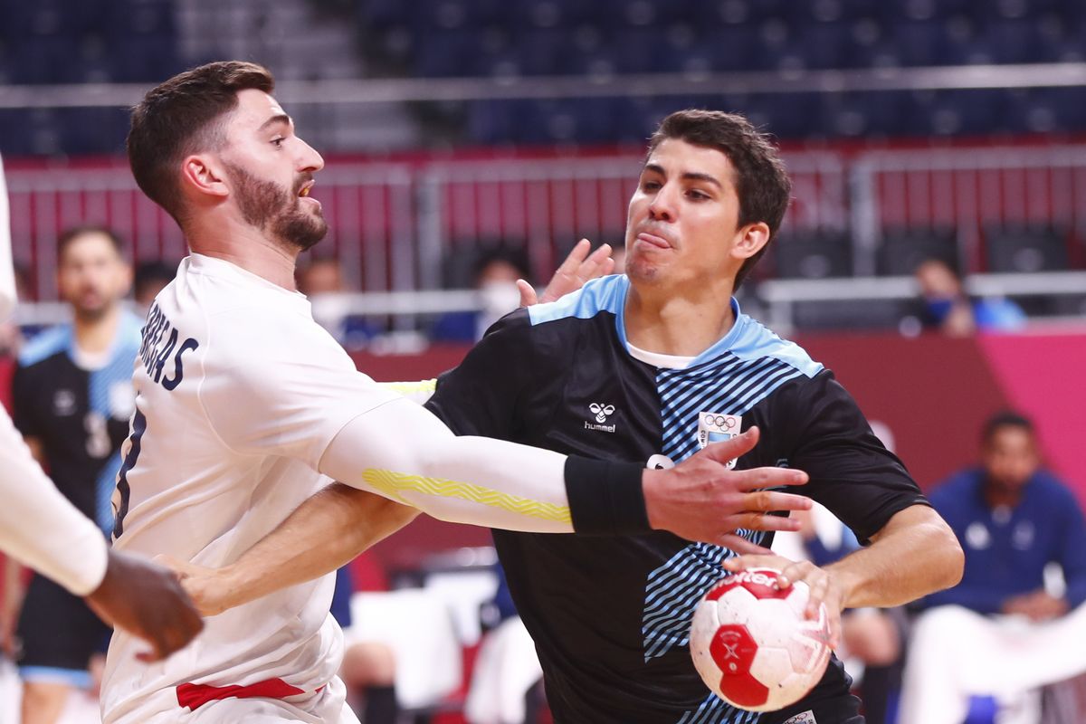 Diego Simonet aport&oacute; 8 goles en el debut de los Gladiadores.