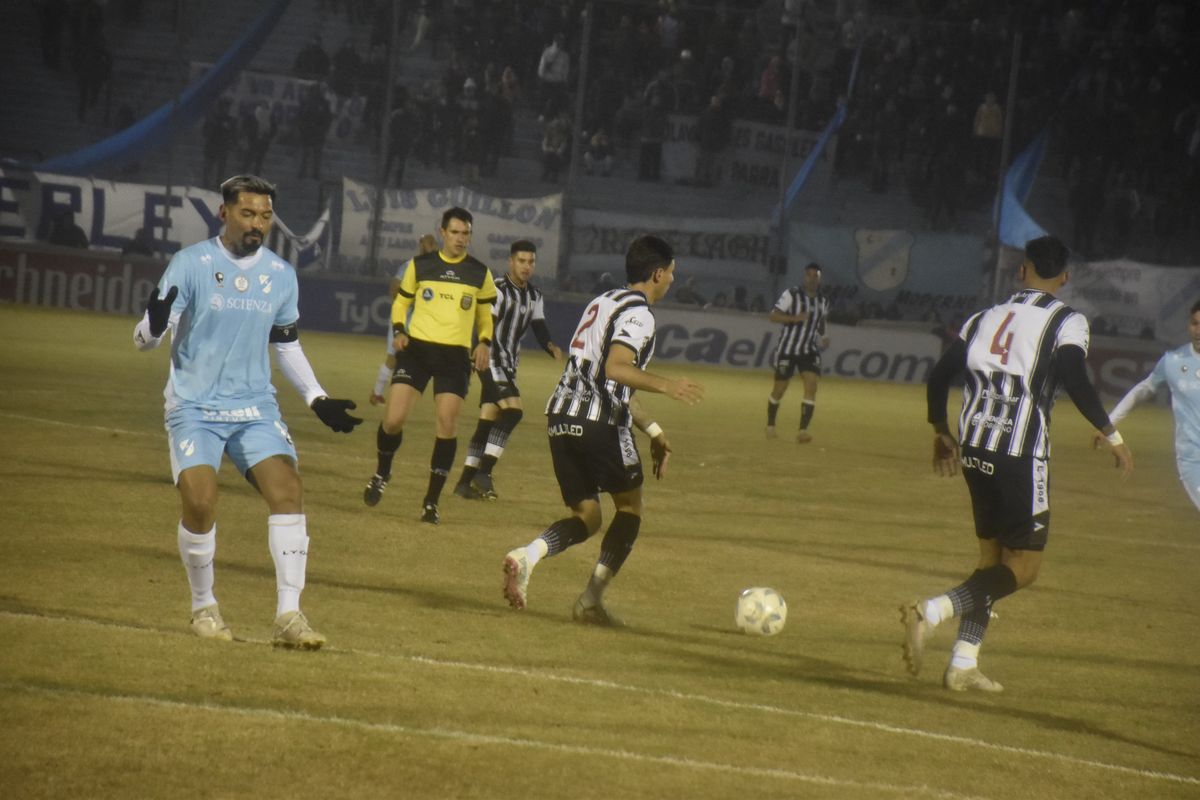 Gimnasia se mide ante Temperley por la 17ma fecha de la Zona B de la Primera Nacional. 