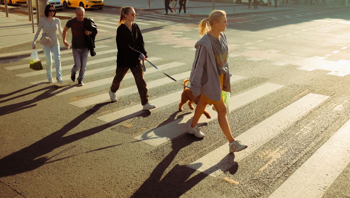 Qué revela tu forma de caminar sobre tu carácter y personalidad, según la psicología