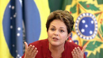 Rousseff en el banquillo, en un momento histórico para la crisis sin fin de Brasil