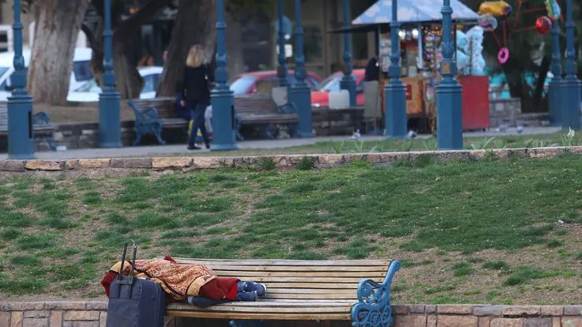 Varias de las personas en situación de calle que pasan sus noches en Ciudad, provienen de otros departamentos, pero llegan al centro con la intención de encontrar algún refugio.