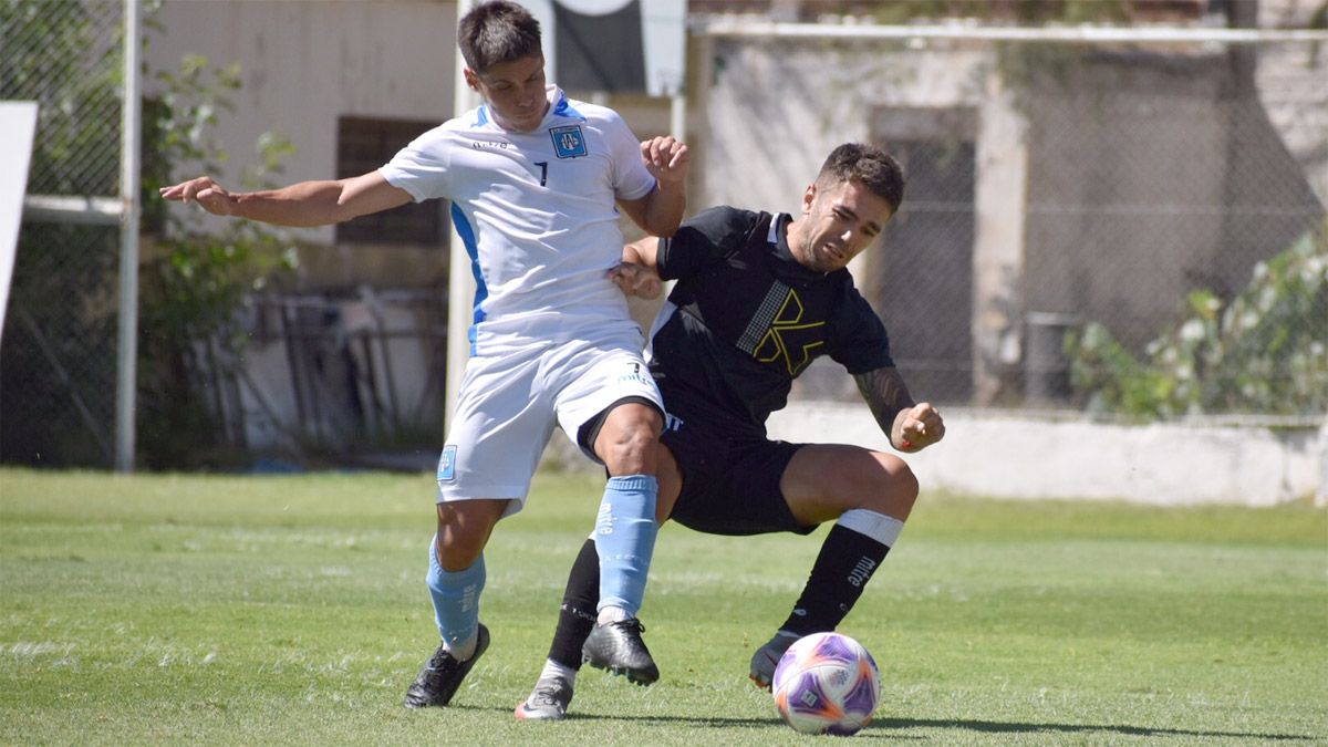 Gimnasia y Esgrima no pudo con Estudiantes de Río Cuarto, en un amistoso en el Legrotaglie. Foto: gentileza Prensa Gimnasia y Esgrima.