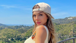 Romina Malaspina confirma que es la reina de la bikini taparrabos XS en pleno otoño