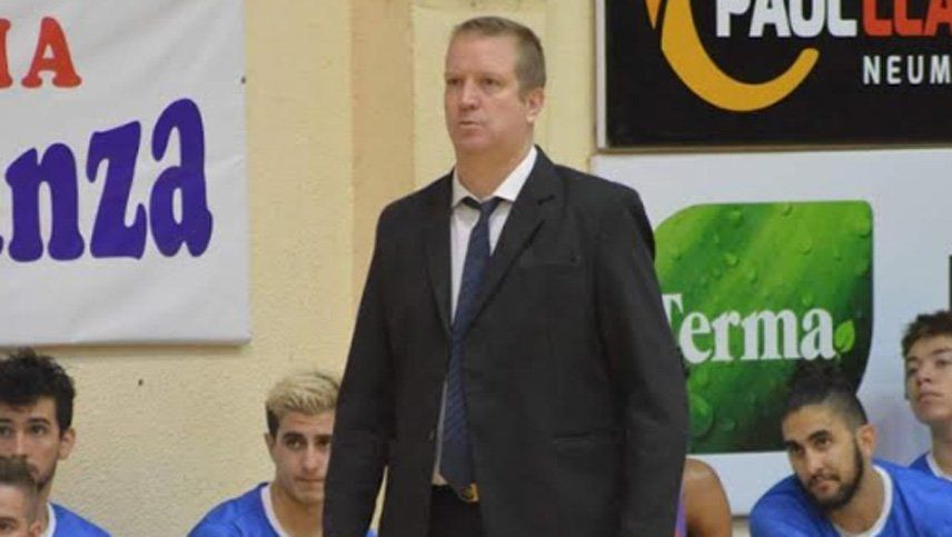 Fernando Minelli continuará en Rivadavia