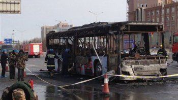 Unas 17 personas murieron en el incendio de un micro en el norte de China