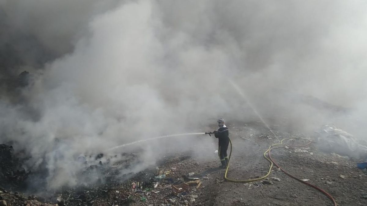 Se incendió un basural en las cercanías del penal Almafuerte