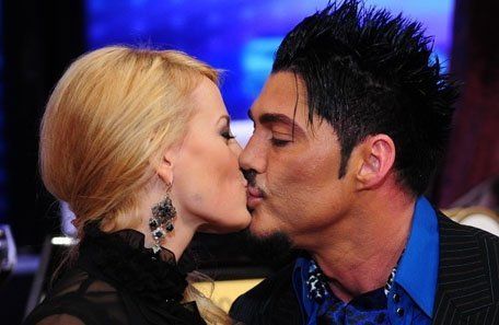 El chocolatero se buscó esta novia por casting