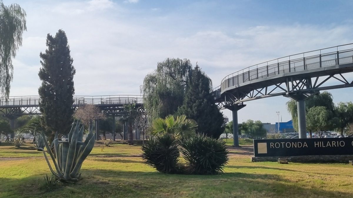 El puente del Bicentenario tiene tres brazos que conectan perfectamente todos los extremos del nudo vial en Las Heras. El puente del Bicentenario tiene tres brazos que conectan perfectamente todos los extremos del nudo vial en Las Heras.