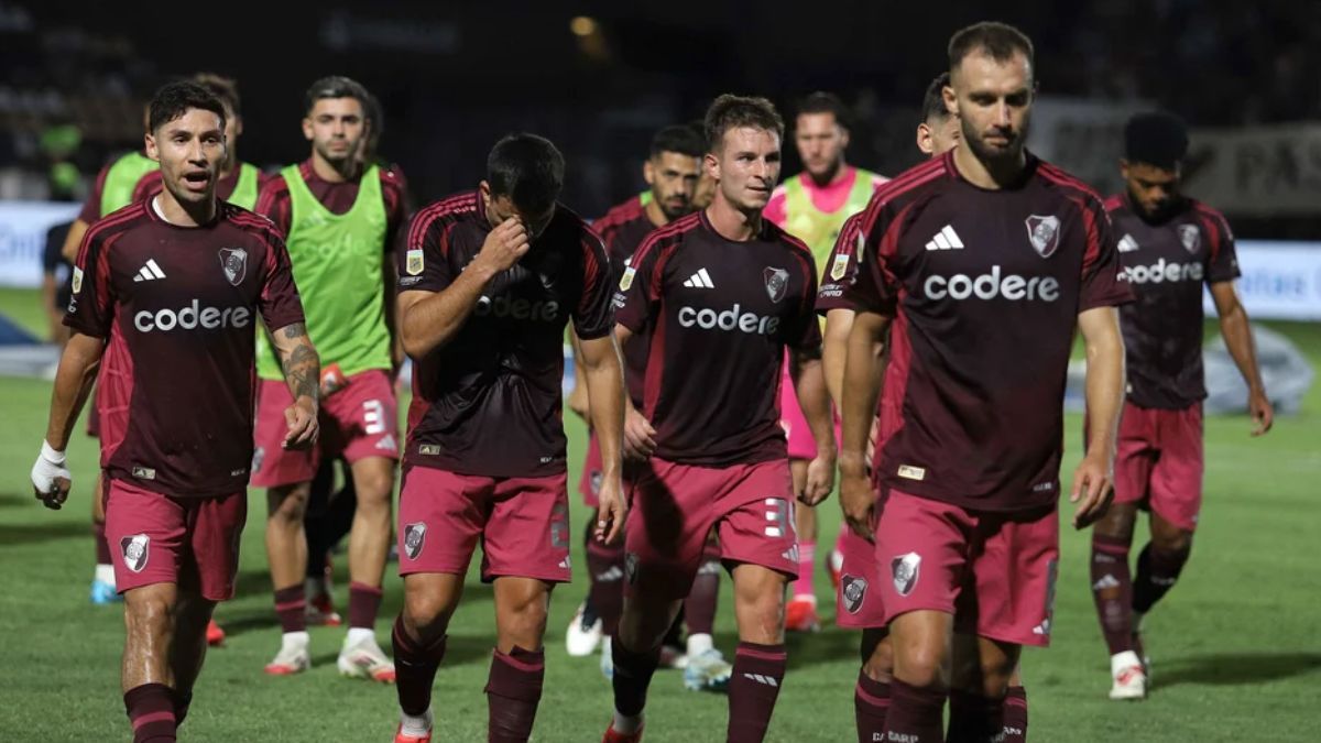 River se enfrenta a Instituto en el Monumental.