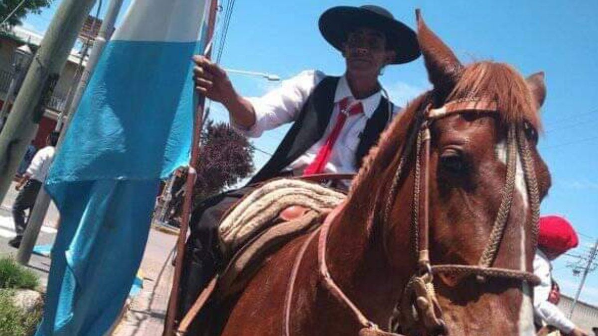 Vicente Gatica tenía 53 años y trató de separar a los hinchas.