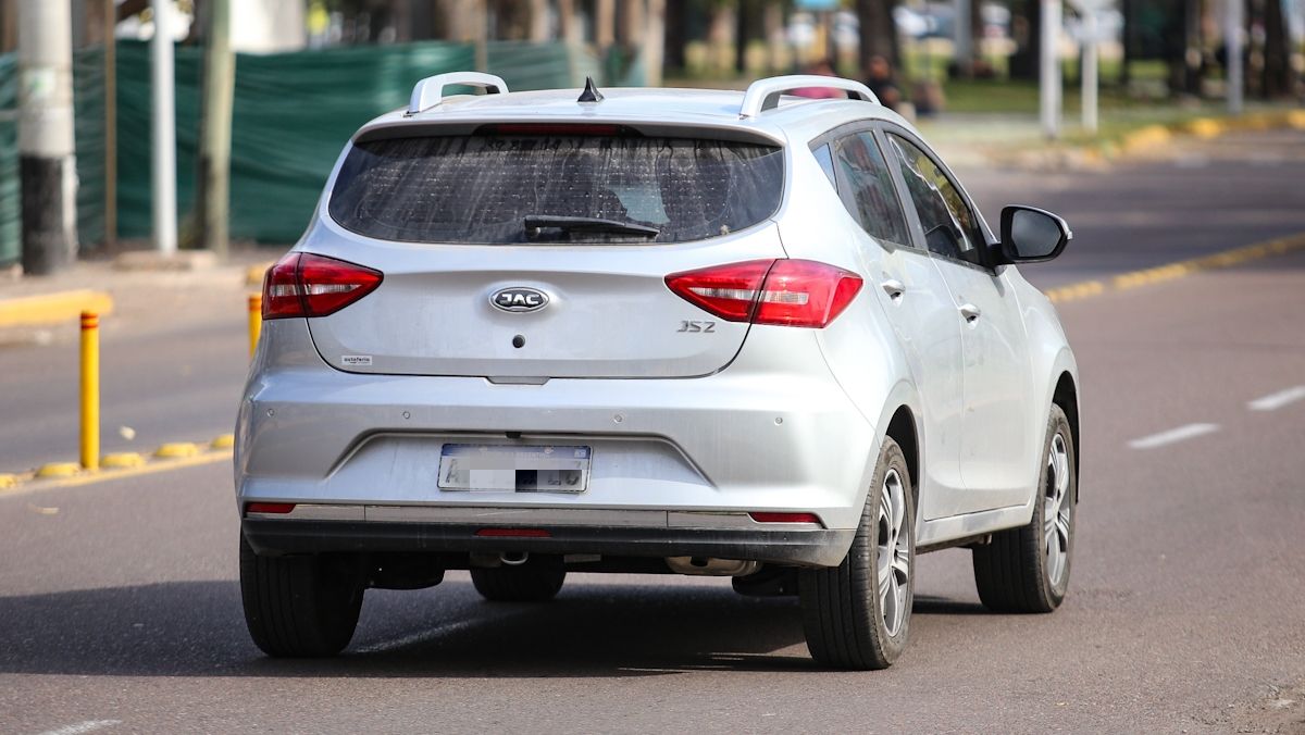 JAC, una de las marcas chinas que más se ve por Mendoza. JAC, una de las marcas chinas que más se ve por Mendoza.