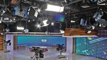 Se confirmaron 2 nuevos casos en Telefé y varios famosos deberán estar aislados
