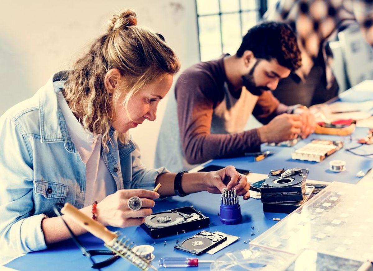 La empresa Intel busca que sus notebooks puedan ser reparadas sin problemas. La empresa Intel busca que sus notebooks puedan ser reparadas sin problemas.