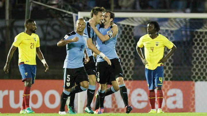 Uruguay se sacó de encima a Ecuador y afianzó su sueño mundialista