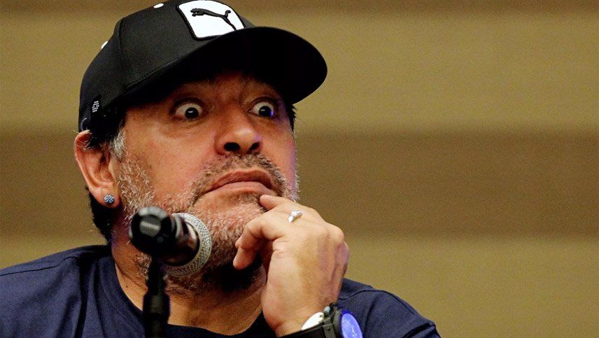 ¡Sacala! Diego Maradona negocia su llegada a un club de la B Nacional