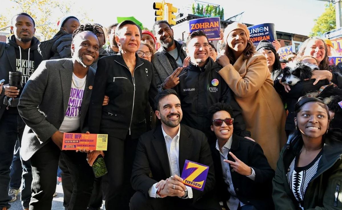 En Estados Unidos, el socialista musulmán Zohran Mamdani conquistó la alcaldía de Nueva York y desafía a Trump