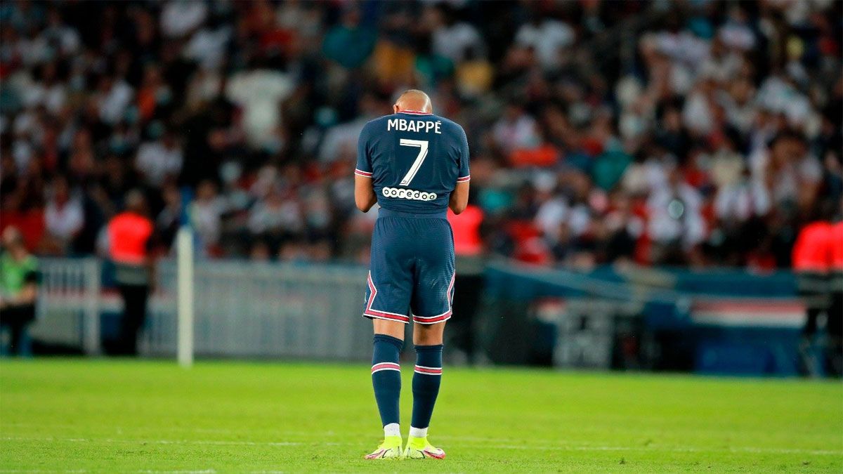 Mbappé fue abucheado por los hinchas del PSG