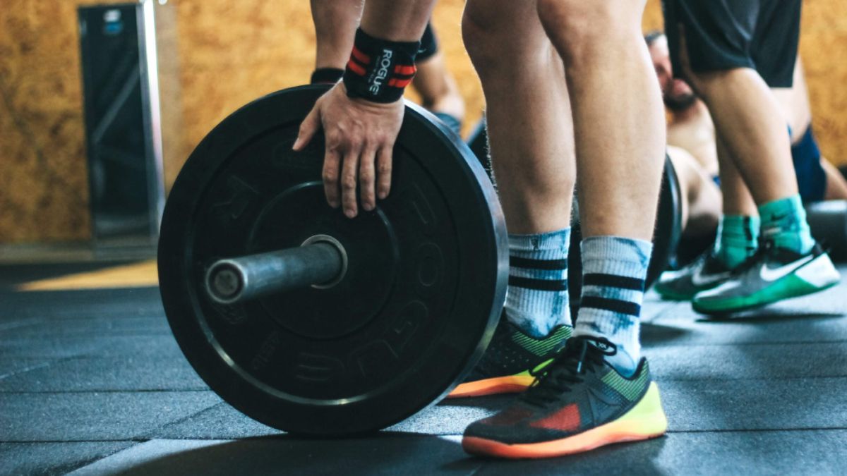 El truco con vinagre es perfecto para mantener sin olor tus zapatillas de entrenar.