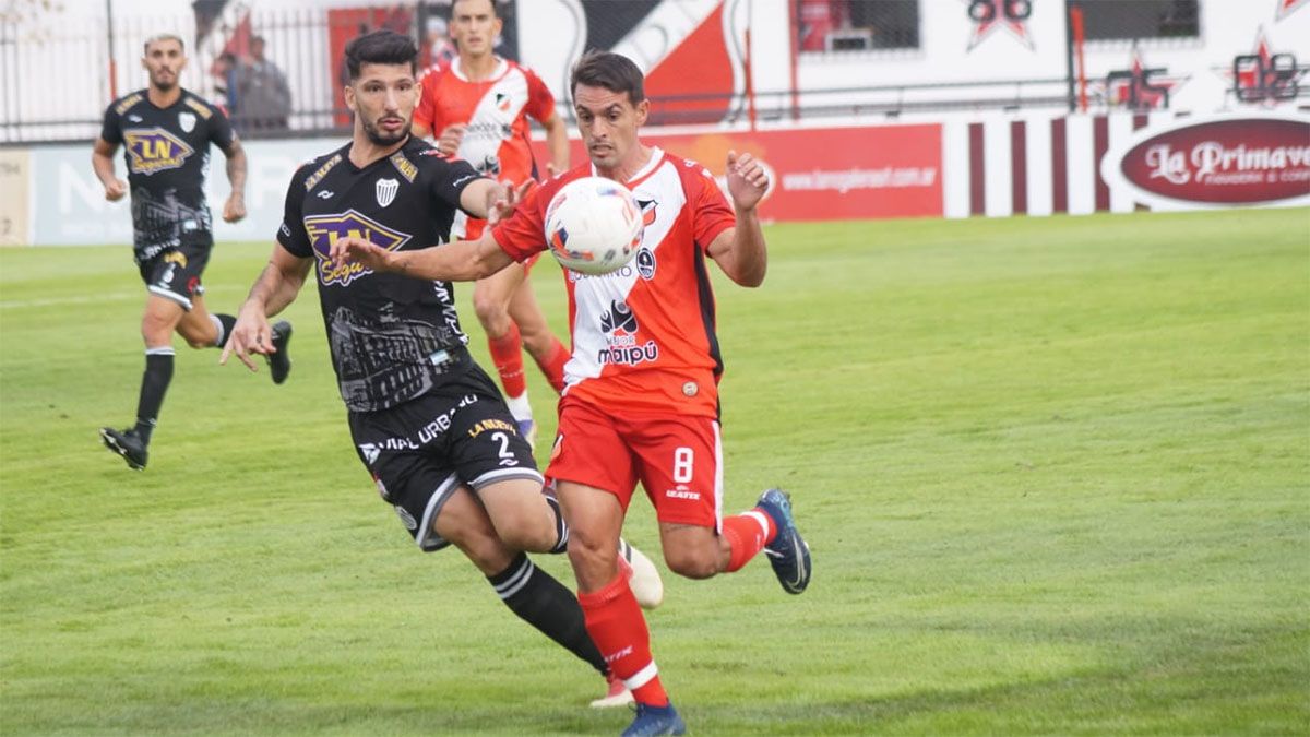 Deportivo Maipú perdió ante Estudiantes de Caseros.