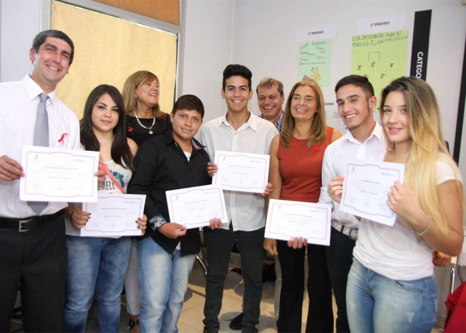 Una escuela sanrafaelina entre las ganadoras del concurso afiches sobre Sida 2016