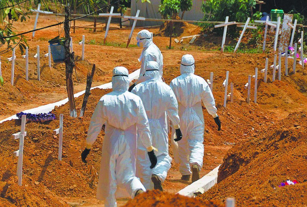 Virus del ébola puede permanecer en semen hasta año y medio