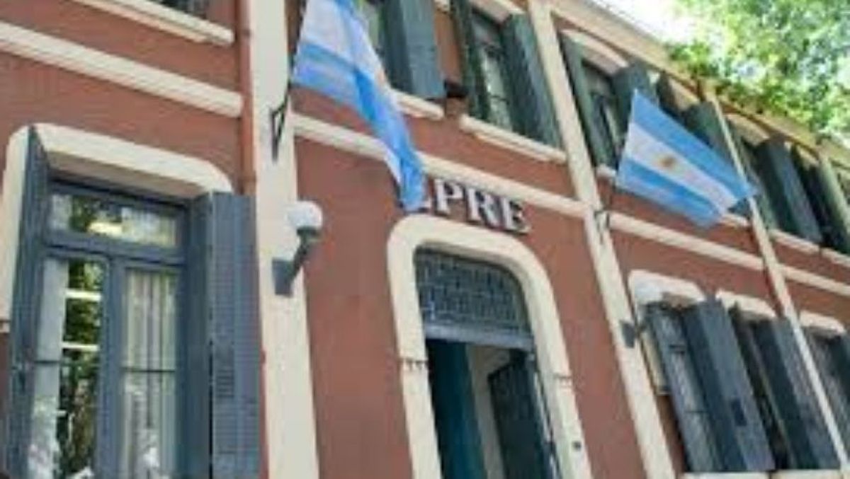 El EPRE ahora analiza la situaci&oacute;n de los municipios para determinar cu&aacute;nto deber&aacute;n cobrar por el cargo de mantenimiento del alumbrado a trav&eacute;s de las distribuidoras el&eacute;ctricas.