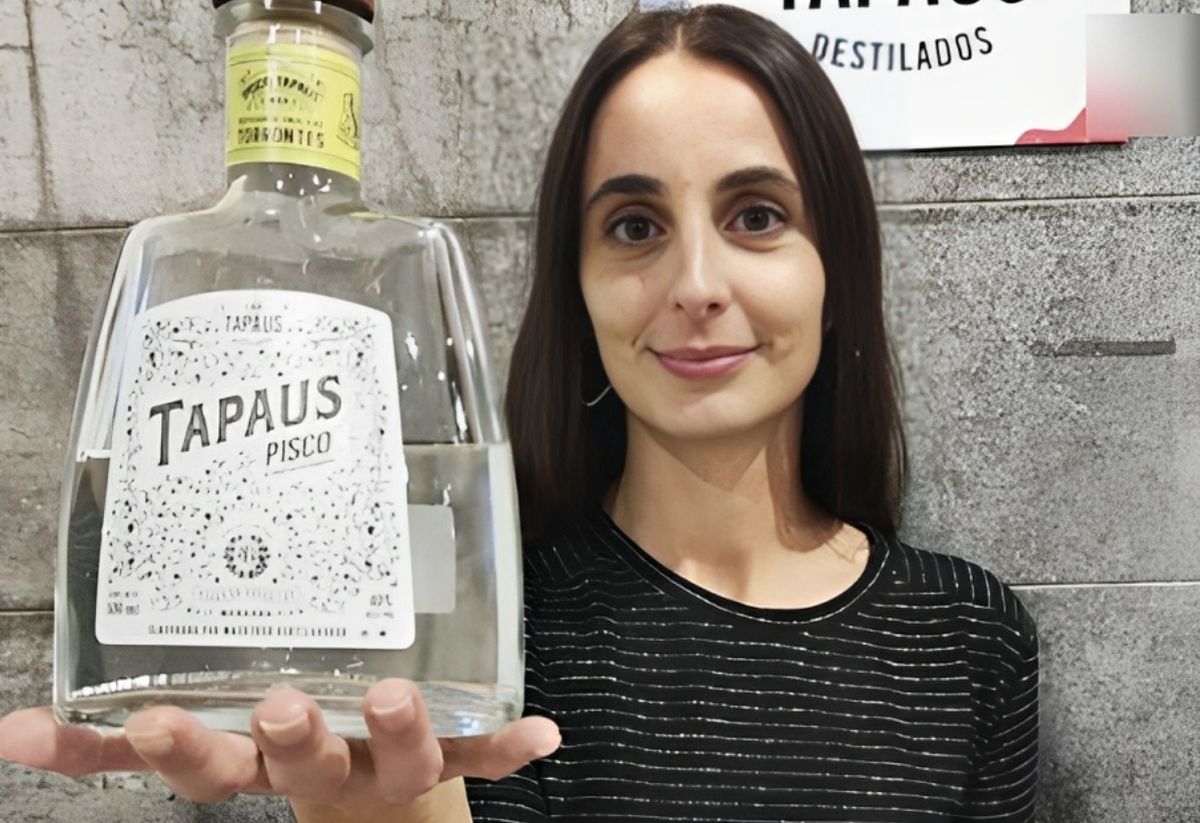 Mónica Rodríguez, maestra destiladora y responsable de Casa Tapaus, afirmó que es un orgullo ganar estos premios y que es un reconocimiento al esfuerzo y a lo auténtico.