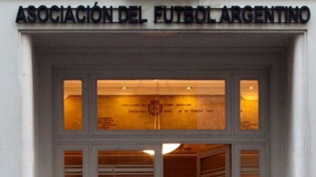 La Comisión Normalizadora estará integrada sólo por dirigentes del fútbol
