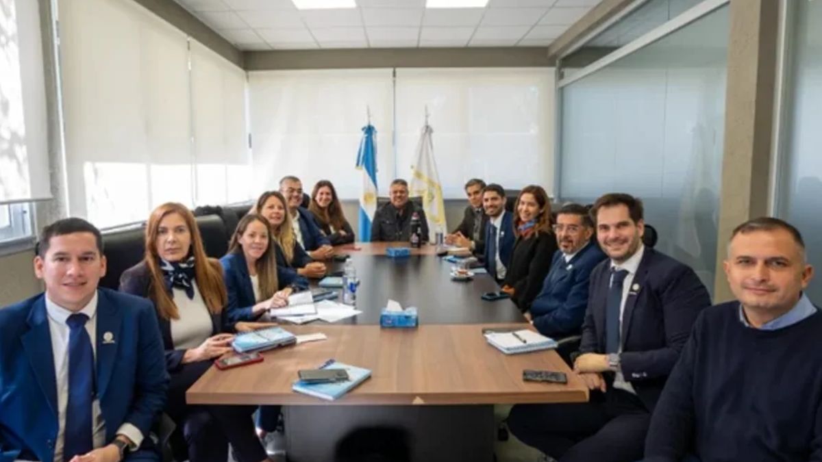 La reunión de AFA y CONMEBOL para definir la fecha de la final de la Copa Libertadores. La reunión de AFA y CONMEBOL para definir la fecha de la final de la Copa Libertadores.