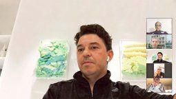 Los cuadros de Gallardo son furor en las redes y su creador explotó