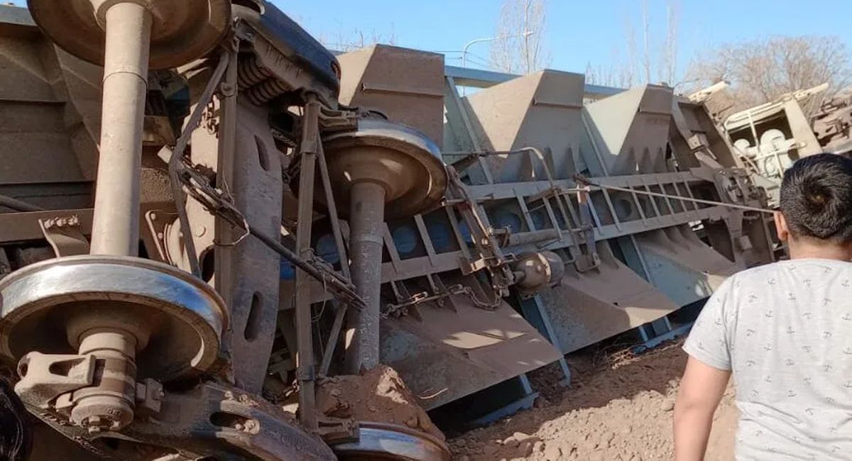 Volcó un tren en La Colina. Foto gentileza.
