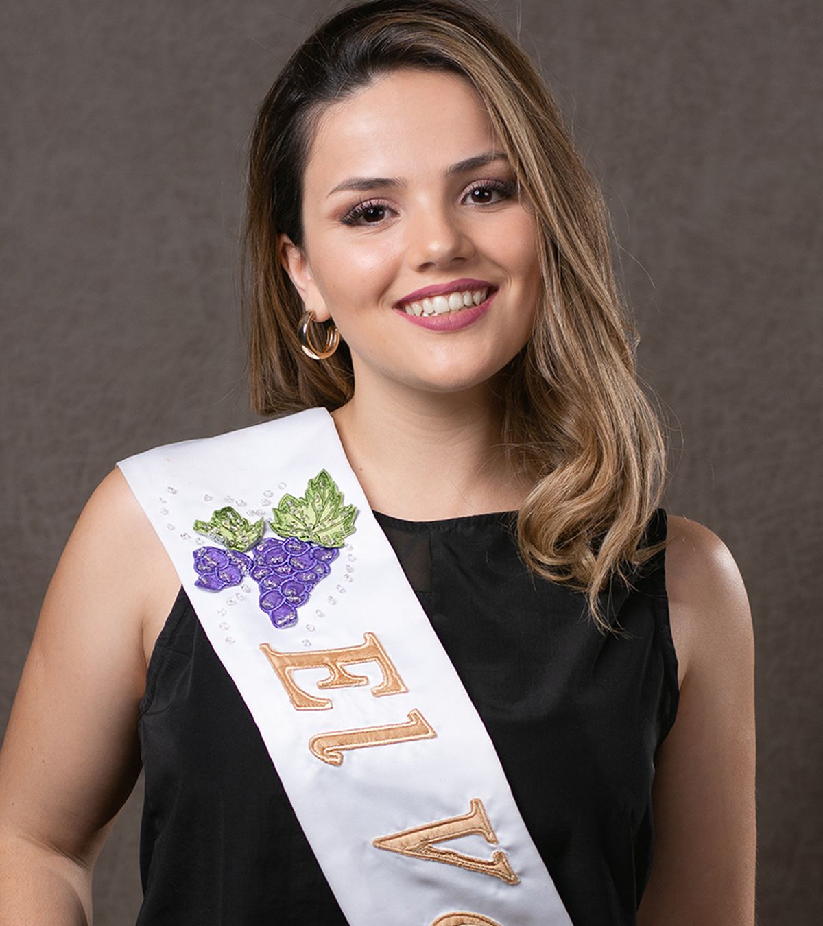 Yasmin Natalia Manresa representante de El Vergel en la Vendimia 2023 de Lavalle.