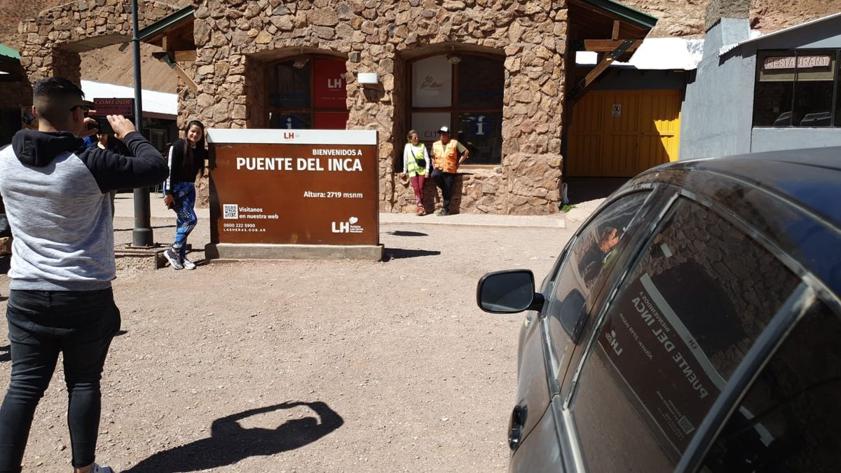 Tanto en Puente de Inca, como en Las Cuevas y Penitentes, Las Heras pretende marcar presencia no sólo dotando de baños y conectividad esos parajes, sino también con cartelería nueva de la que se puede obtener información turística actualizada.
