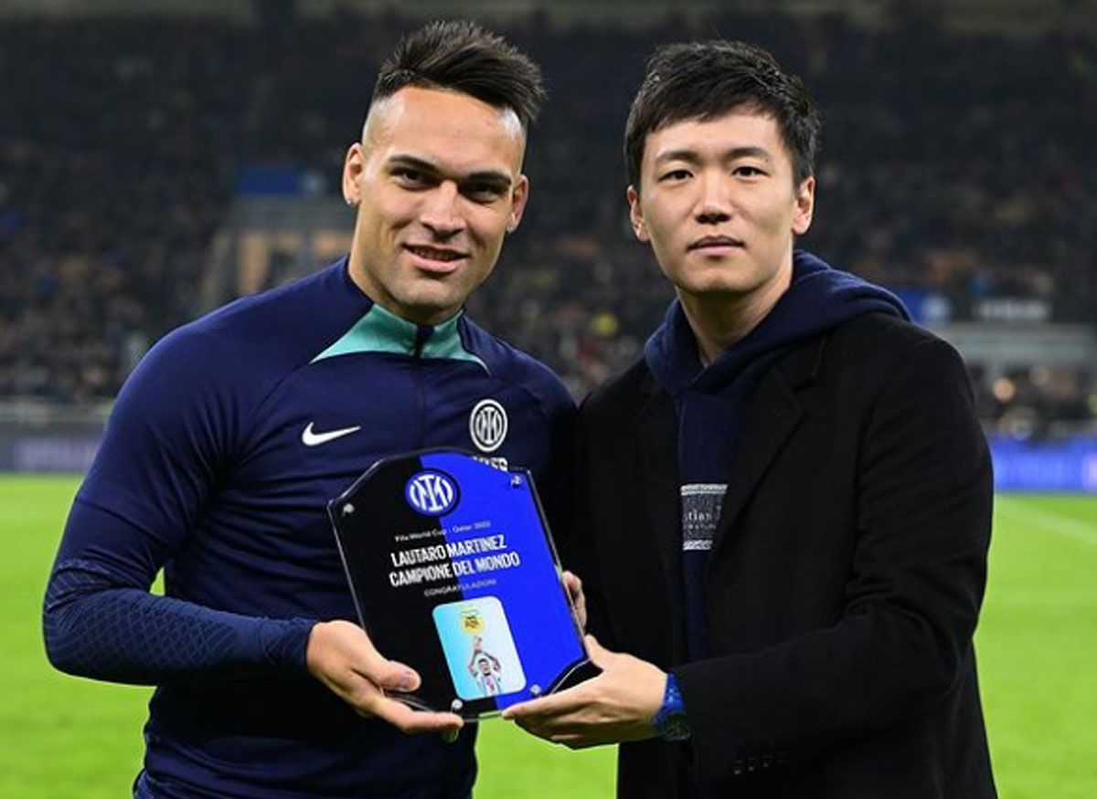 Lautaro Martínez fue homenajeado por el Inter antes del partido