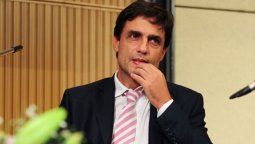 Lacunza anunciará nuevas medidas económicas después de la escapada del dólar