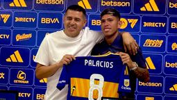 Riquelme y el chileno Palacios.