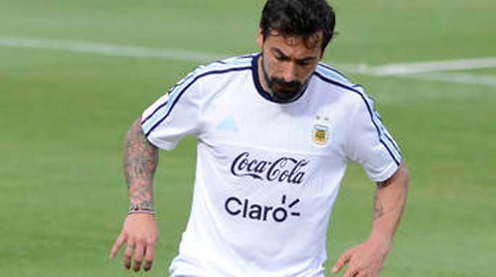 Tras el escándalo por el porro, el Pocho Lavezzi apareció en las redes